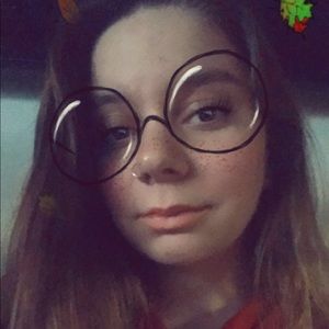 Meet your Posher, Celia